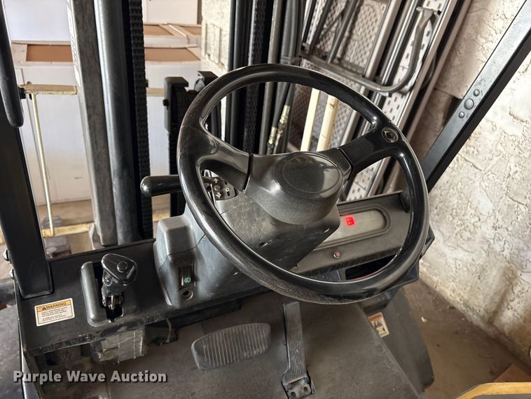 image for item DT2854 1997 Yale GLP065 forklift