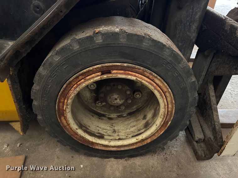 image for item DT2854 1997 Yale GLP065 forklift