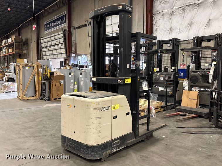 image for item DT2858 2016 Crown SP3520-30 order picker