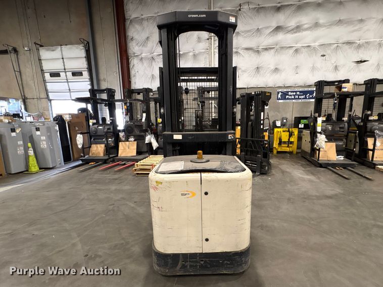 image for item DT2858 2016 Crown SP3520-30 order picker