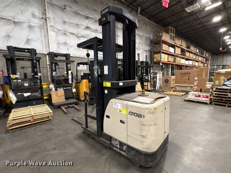 image for item DT2858 2016 Crown SP3520-30 order picker