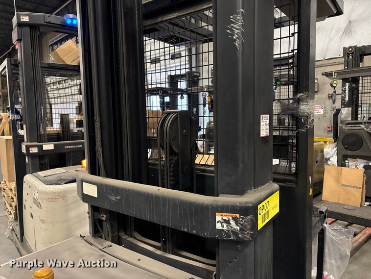 image for item DT2858 2016 Crown SP3520-30 order picker