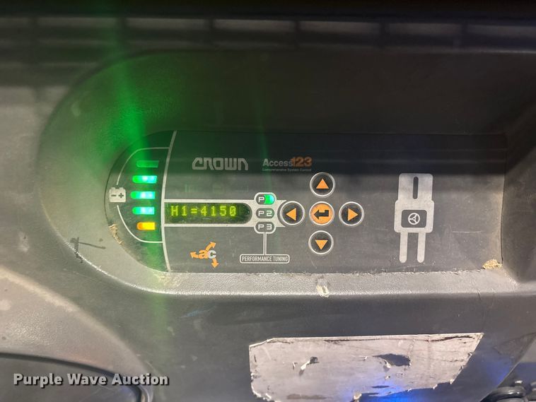 image for item DT2858 2016 Crown SP3520-30 order picker