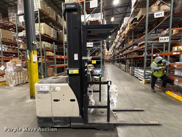 image for item DT2859 2016 Crown SP3520-30 order picker