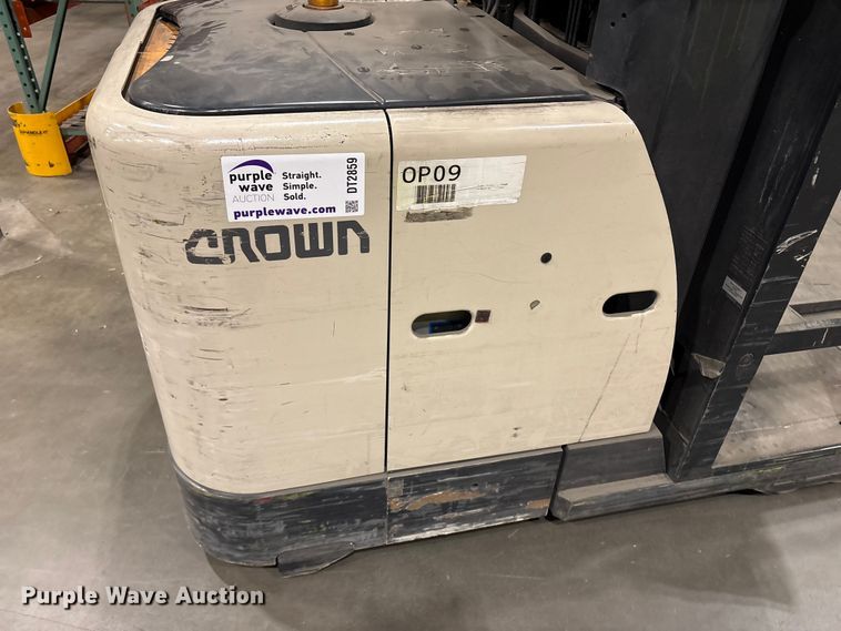 image for item DT2859 2016 Crown SP3520-30 order picker