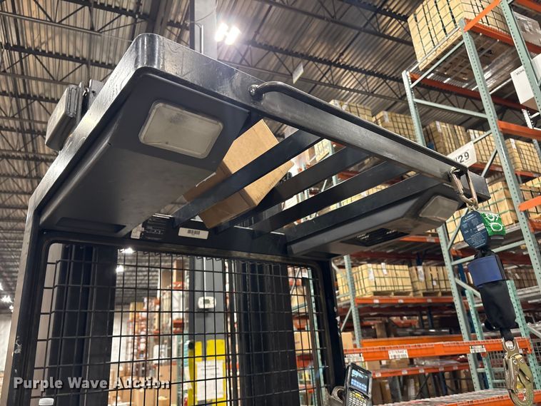 image for item DT2859 2016 Crown SP3520-30 order picker