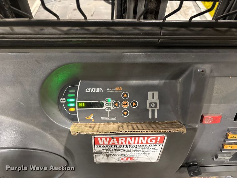 image for item DT2859 2016 Crown SP3520-30 order picker