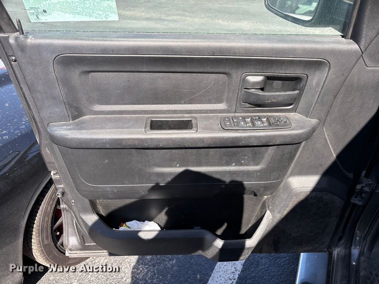 image for item DU0394 2018 RAM 2500 pickup truck