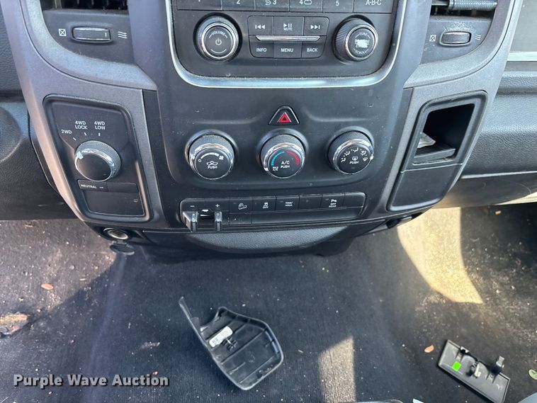 image for item DU0394 2018 RAM 2500 pickup truck