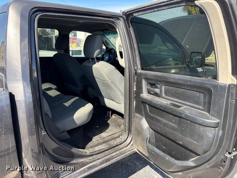 image for item DU0394 2018 RAM 2500 pickup truck