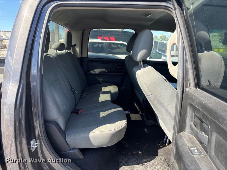 image for item DU0394 2018 RAM 2500 pickup truck