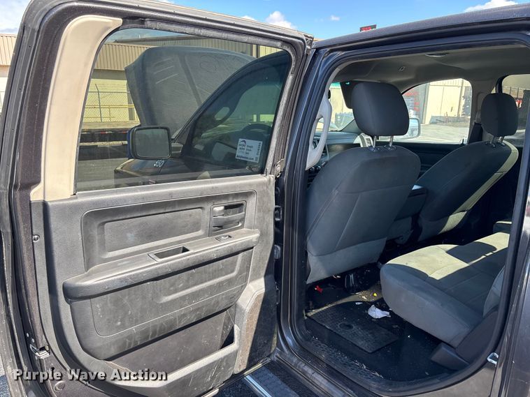 image for item DU0394 2018 RAM 2500 pickup truck