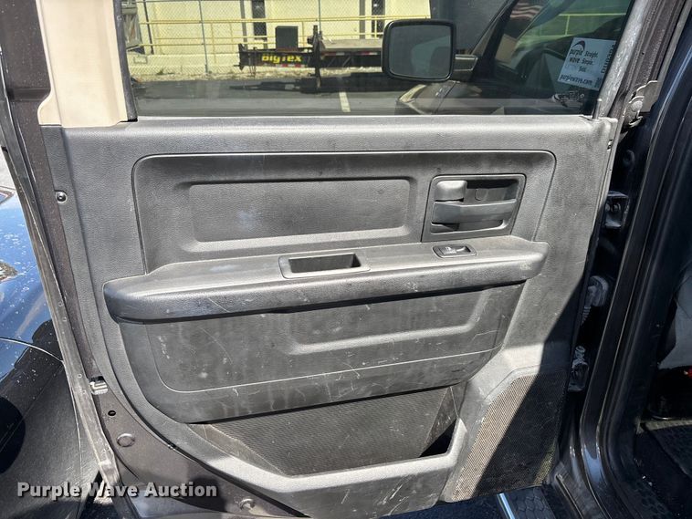 image for item DU0394 2018 RAM 2500 pickup truck