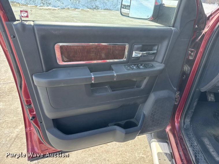 image for item DU6908 2011 Dodge Ram 2500 Crew Cab pickup truck