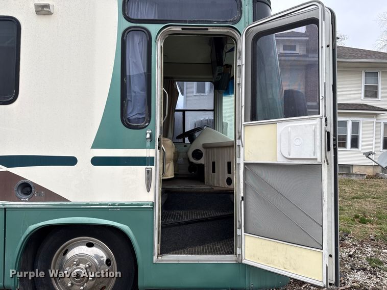 image for item DZ4397 1999 Gulf Stream Sun Sport RV