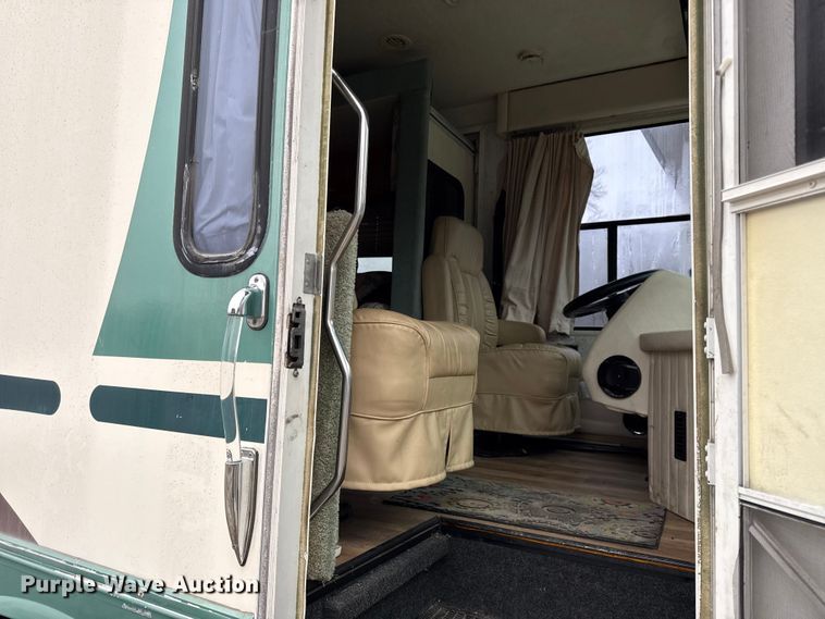 image for item DZ4397 1999 Gulf Stream Sun Sport RV