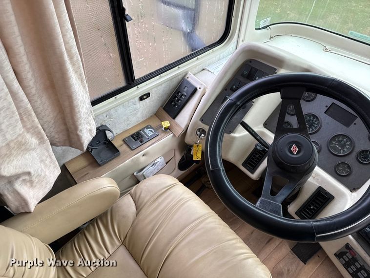 image for item DZ4397 1999 Gulf Stream Sun Sport RV