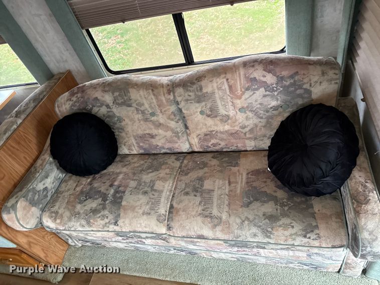 image for item DZ4397 1999 Gulf Stream Sun Sport RV