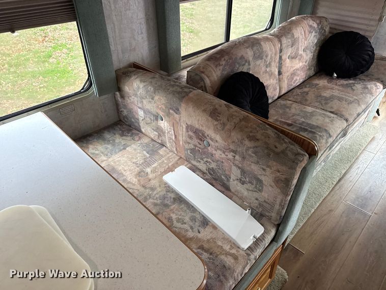 image for item DZ4397 1999 Gulf Stream Sun Sport RV