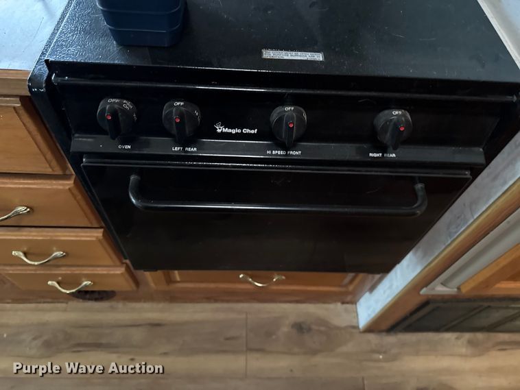 image for item DZ4397 1999 Gulf Stream Sun Sport RV