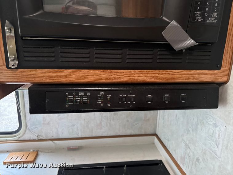 image for item DZ4397 1999 Gulf Stream Sun Sport RV