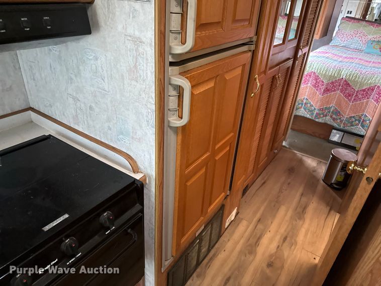 image for item DZ4397 1999 Gulf Stream Sun Sport RV