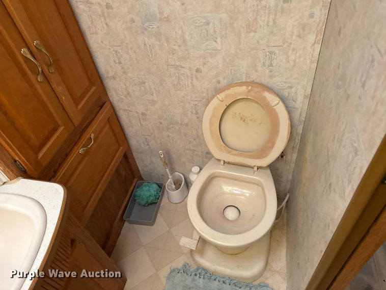 image for item DZ4397 1999 Gulf Stream Sun Sport RV