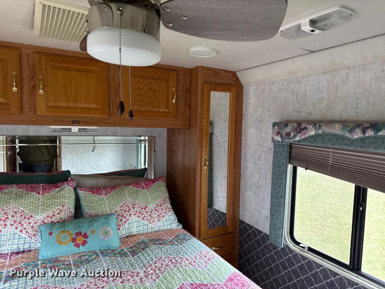 image for item DZ4397 1999 Gulf Stream Sun Sport RV