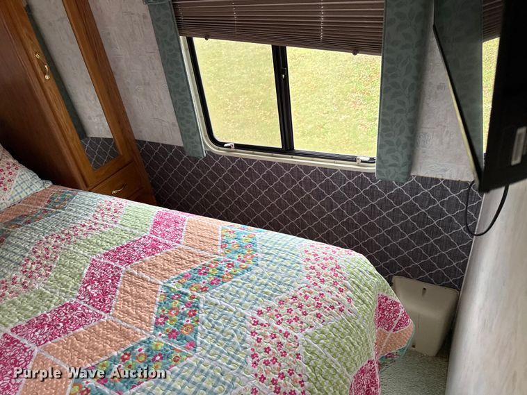 image for item DZ4397 1999 Gulf Stream Sun Sport RV