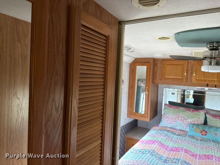 image for item DZ4397 1999 Gulf Stream Sun Sport RV