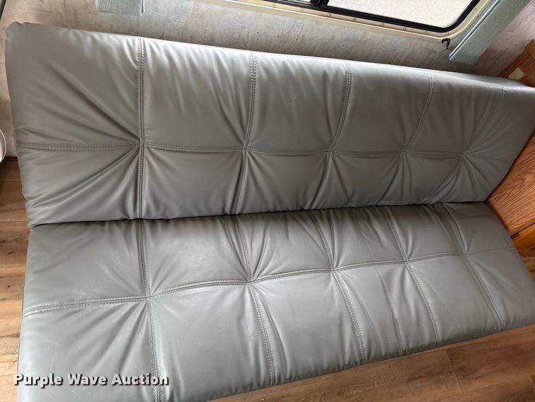 image for item DZ4397 1999 Gulf Stream Sun Sport RV