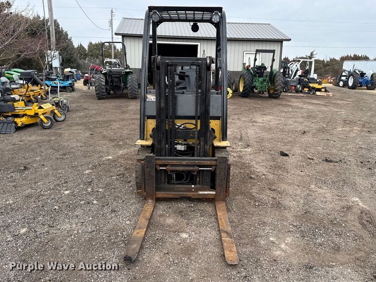 image for item DZ5141 Yale GLP030VXNUSF062 forklift