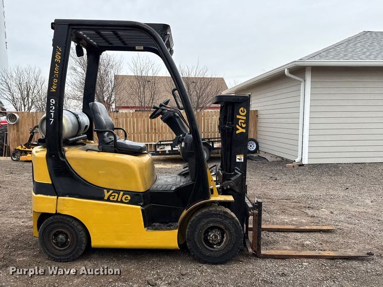 image for item DZ5141 Yale GLP030VXNUSF062 forklift