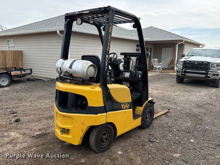 image for item DZ5141 Yale GLP030VXNUSF062 forklift