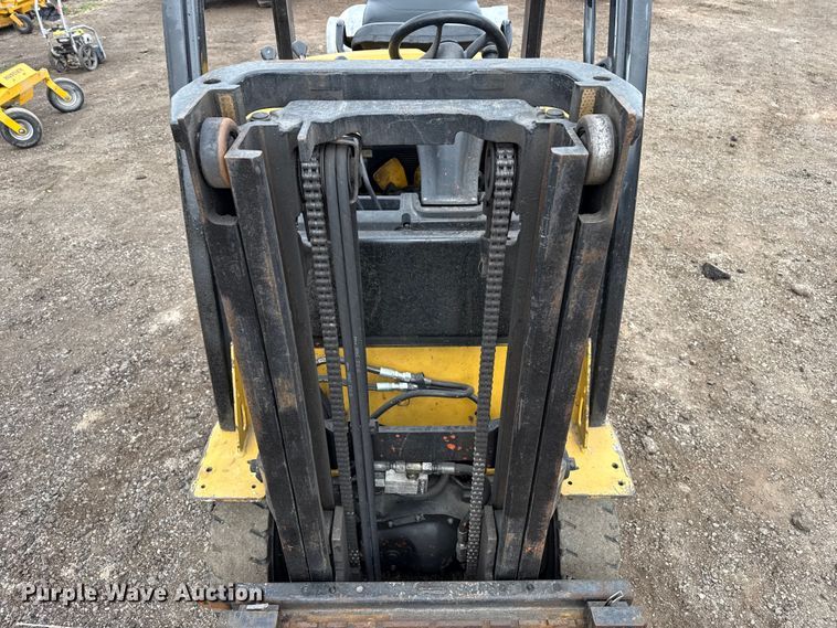 image for item DZ5141 Yale GLP030VXNUSF062 forklift