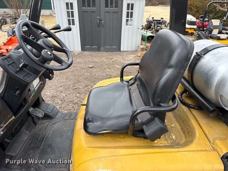 image for item DZ5141 Yale GLP030VXNUSF062 forklift