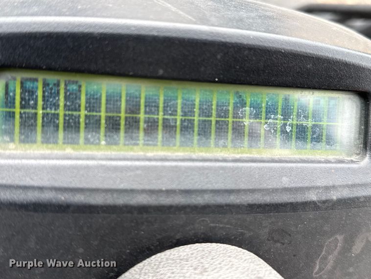 image for item DZ5141 Yale GLP030VXNUSF062 forklift