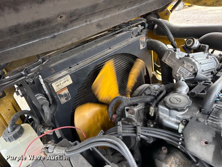 image for item DZ5141 Yale GLP030VXNUSF062 forklift