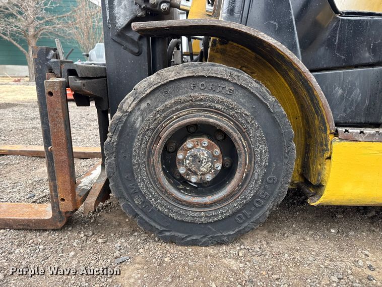 image for item DZ5141 Yale GLP030VXNUSF062 forklift