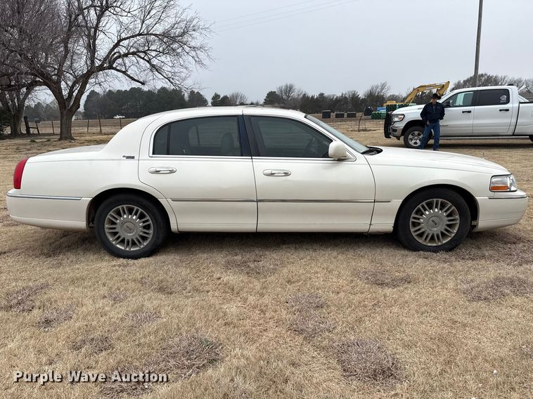 image for item DZ5157 2007 Lincoln Town Car 
