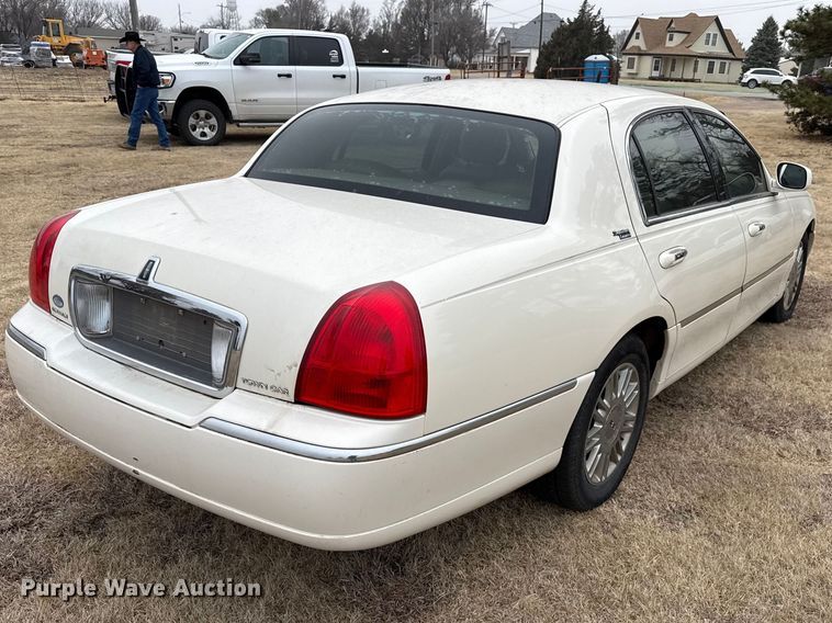 image for item DZ5157 2007 Lincoln Town Car 