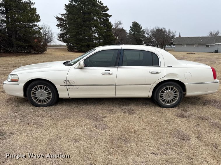 image for item DZ5157 2007 Lincoln Town Car 