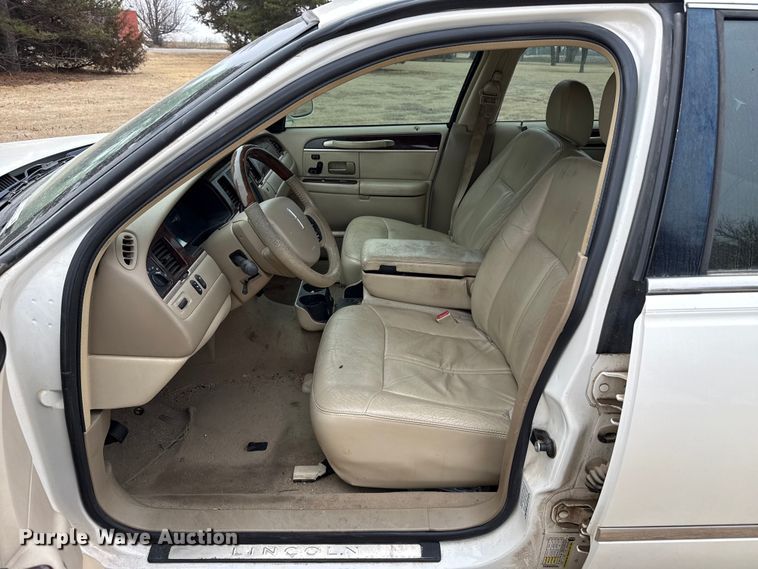 image for item DZ5157 2007 Lincoln Town Car 