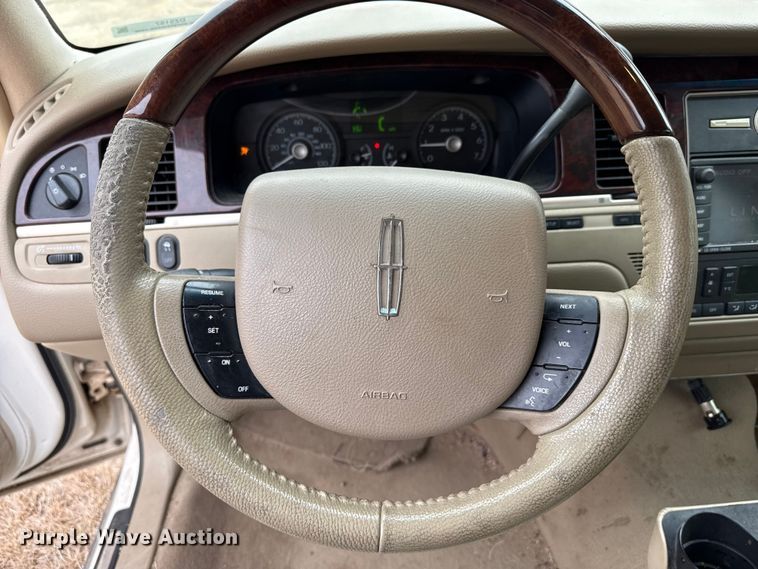 image for item DZ5157 2007 Lincoln Town Car 