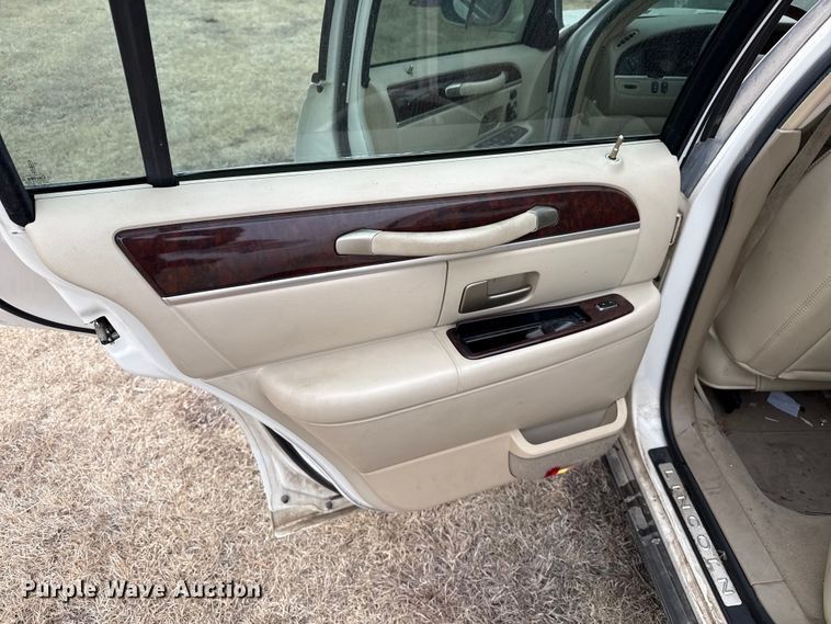 image for item DZ5157 2007 Lincoln Town Car 