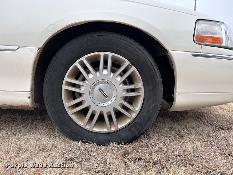 image for item DZ5157 2007 Lincoln Town Car 