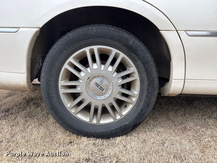 image for item DZ5157 2007 Lincoln Town Car 