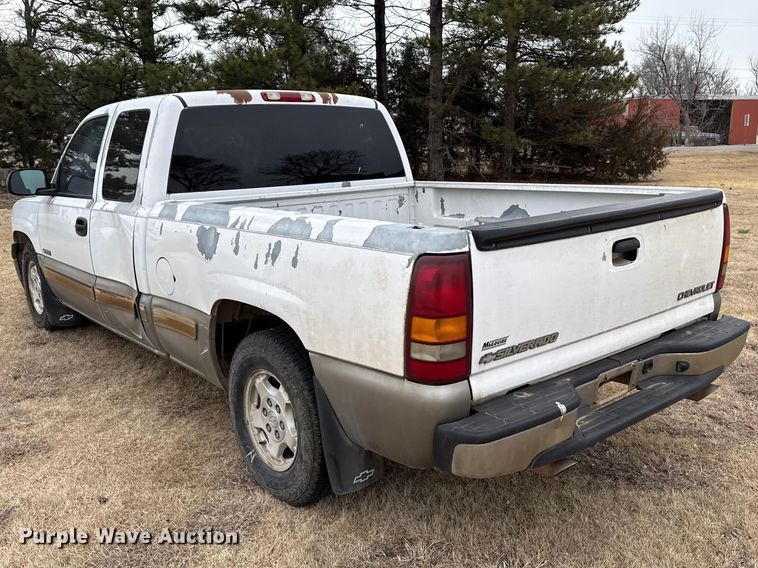 image for item DZ5158 2002 Chevrolet Silverado 1500 Ext. Cab pickup truck