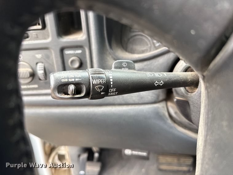 image for item DZ5158 2002 Chevrolet Silverado 1500 Ext. Cab pickup truck