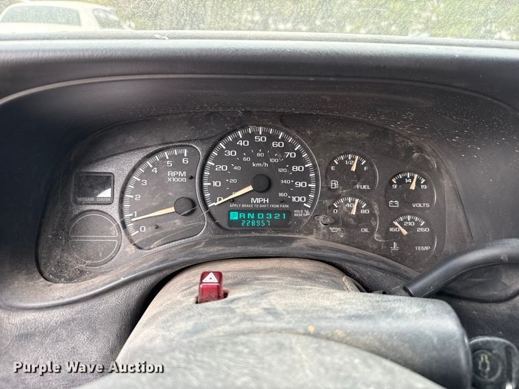 image for item DZ5158 2002 Chevrolet Silverado 1500 Ext. Cab pickup truck